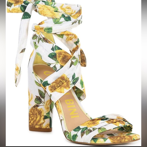 NEW GIANNI BINI ashtraah Yellow Floral Wrap lace Sandals size 6